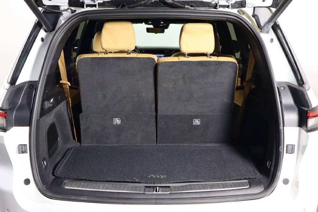 Used 2022 Jeep Grand Cherokee L Summit AWD/4WD image 18