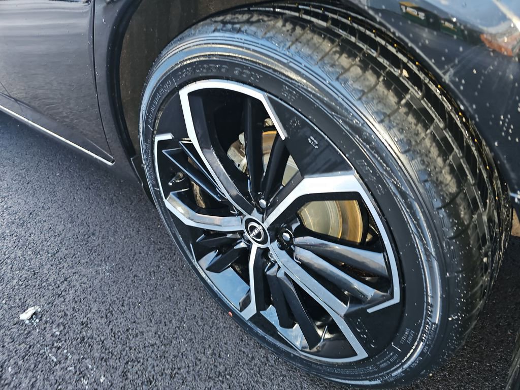 Used 2023 Nissan Altima 2.5 SR w/ SR Premium Package image 16