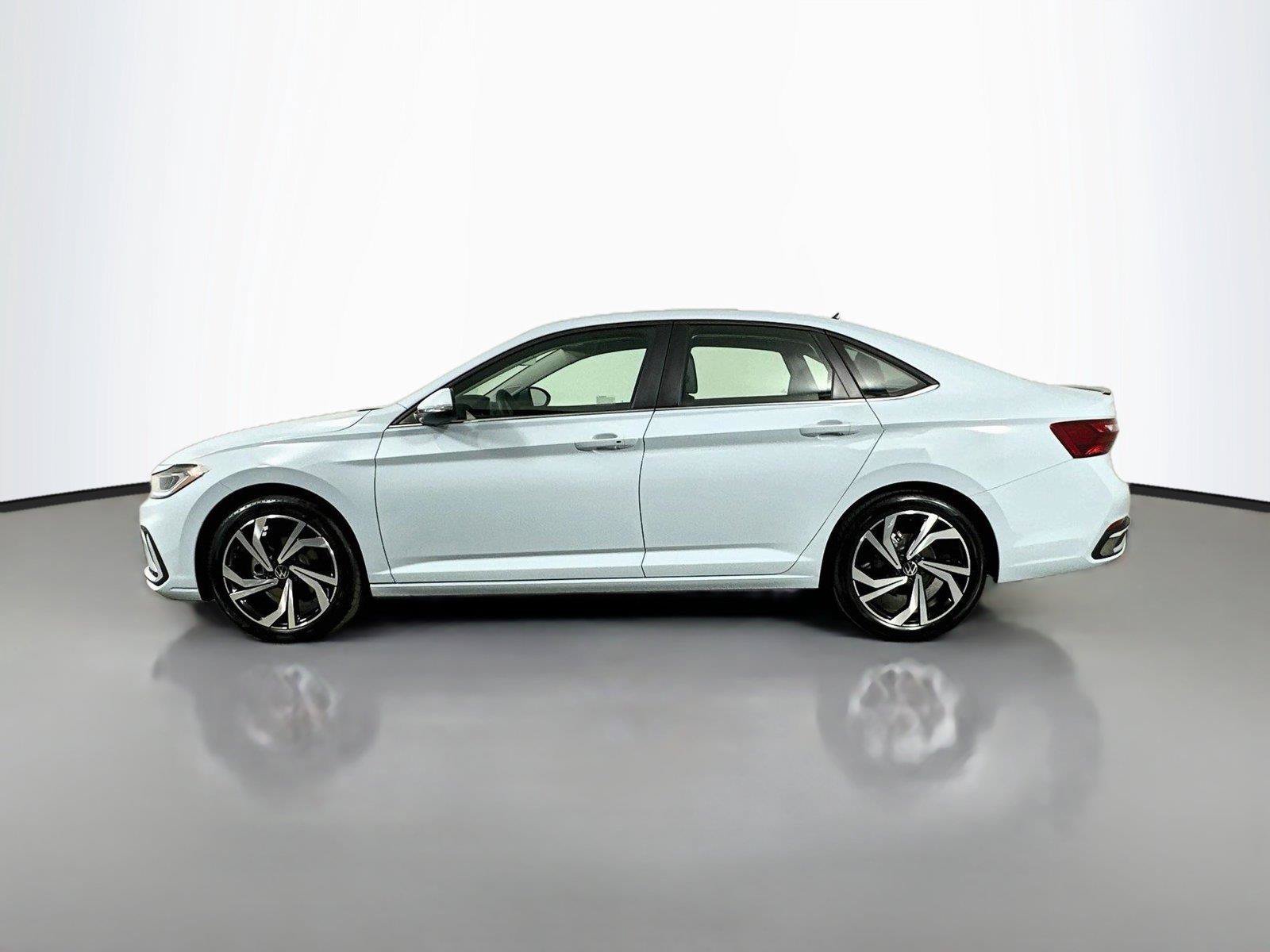 Certified 2026 Volkswagen Jetta SEL FWD image 8