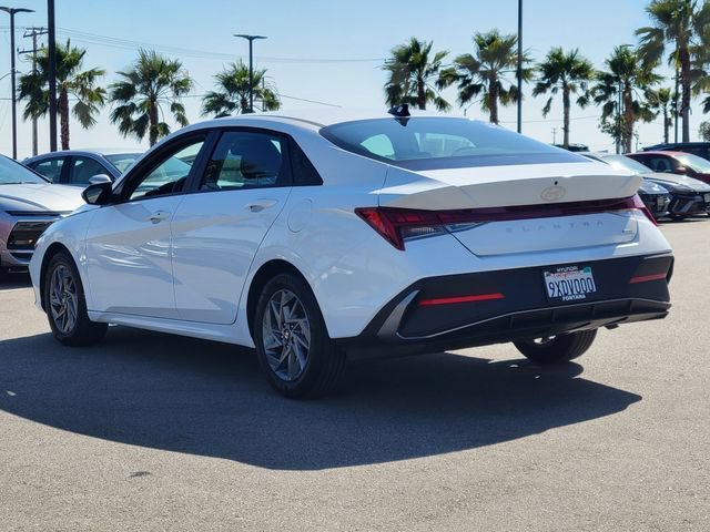Certified 2026 Hyundai Elantra Hybrid FWD image 3