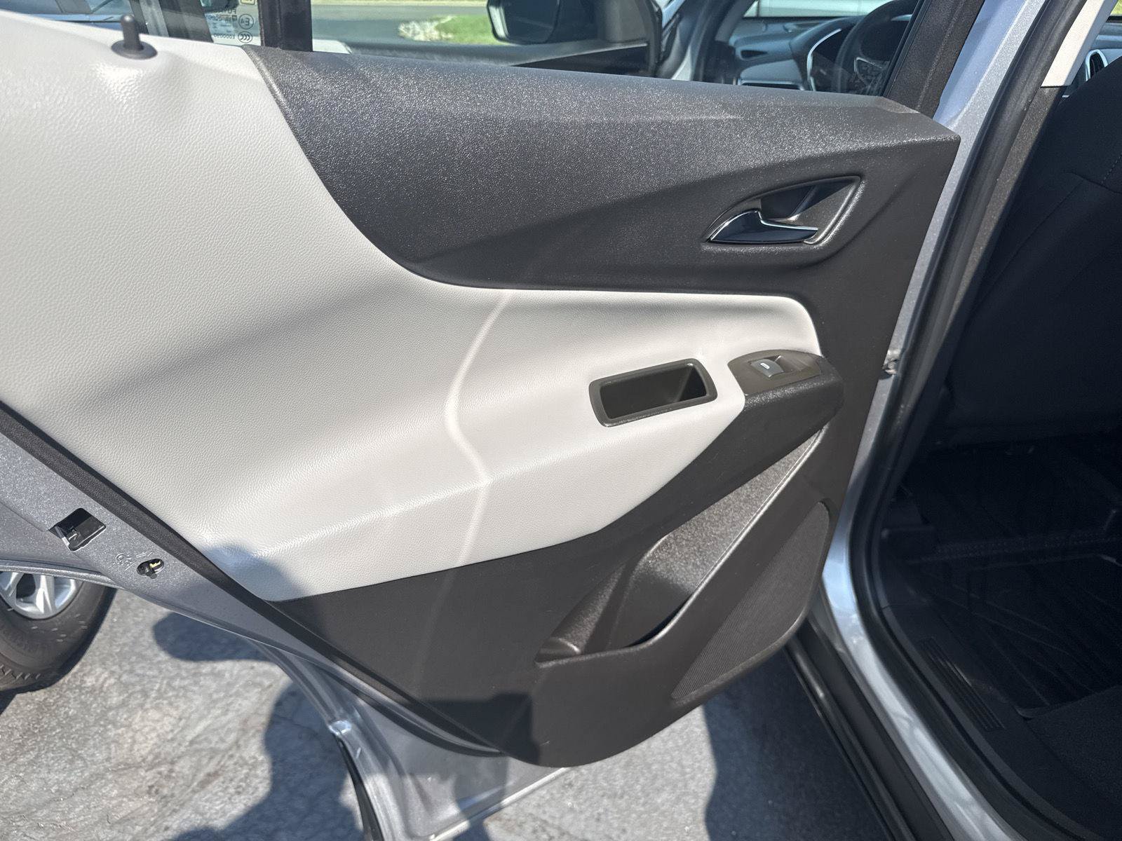 Certified 2024 Chevrolet Equinox LS w/ Sport Edition FWD image 12