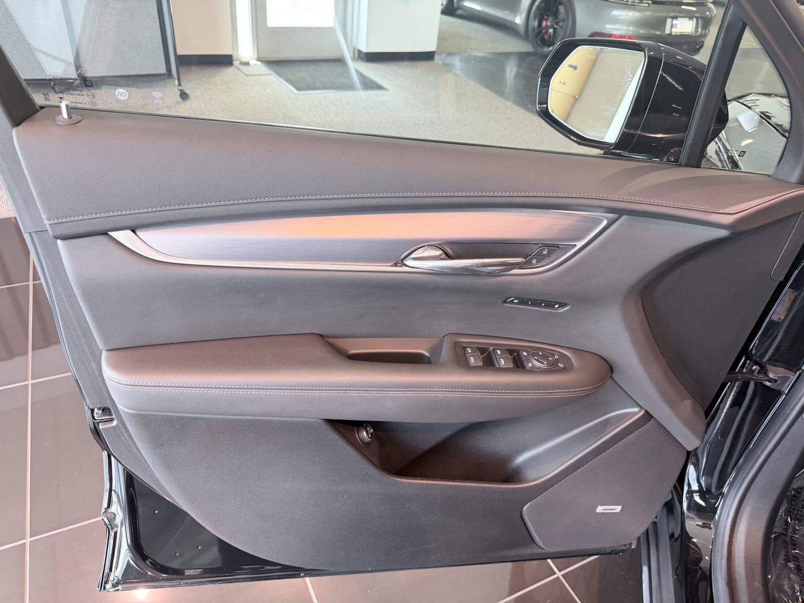 Used 2024 Cadillac XT6 Luxury w/ LPO, Floor Liner Package AWD/4WD image 37