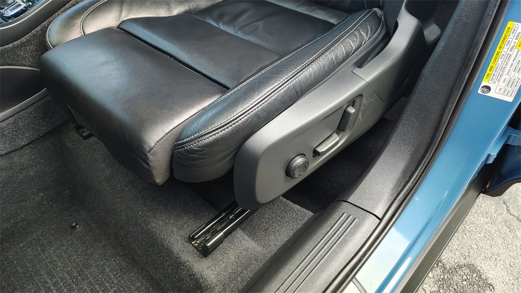 Certified 2023 Volvo XC40 B5 Plus w/ Driver Assist Package image 9