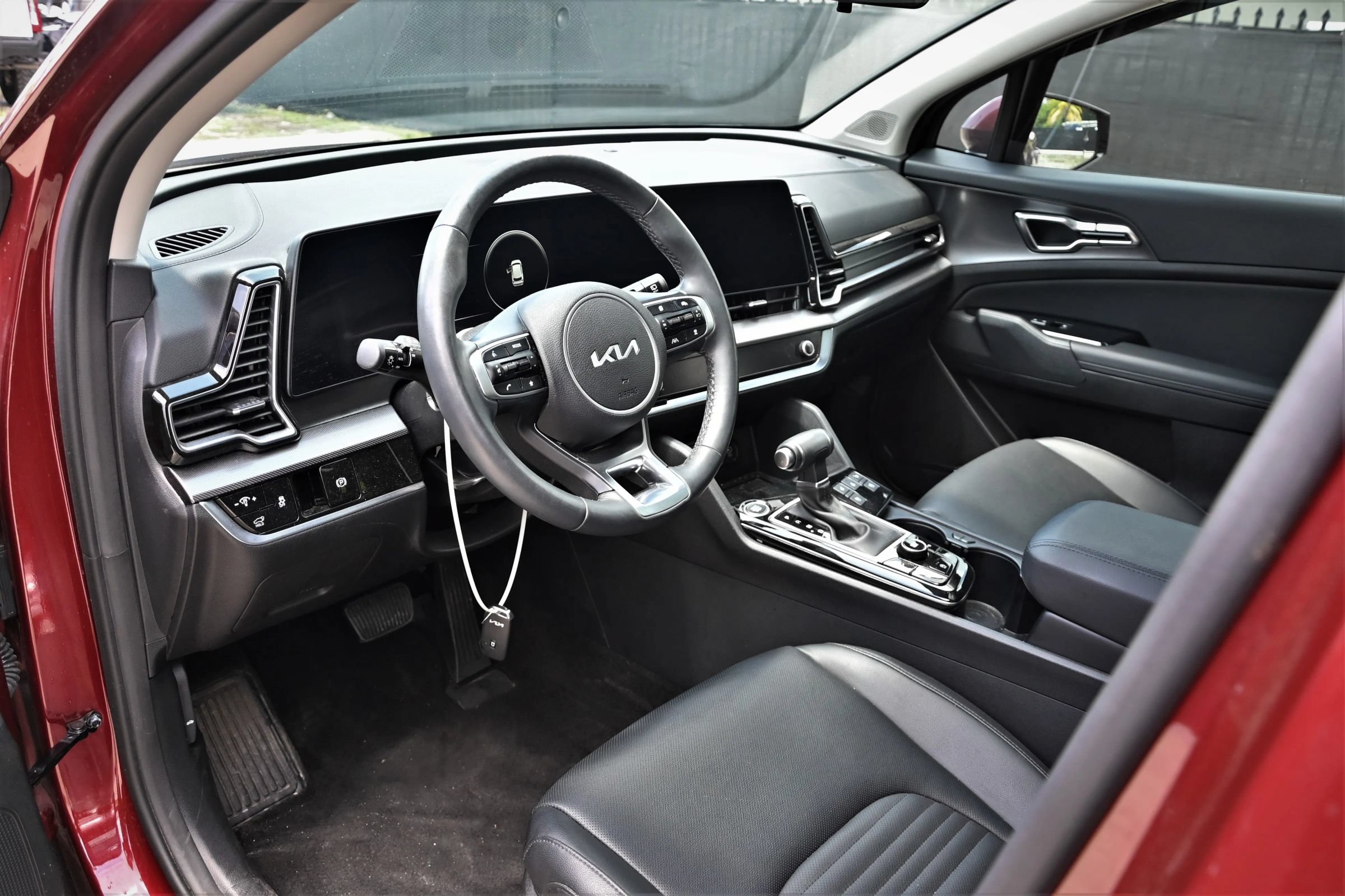 Used 2025 Kia Sportage SX FWD image 13