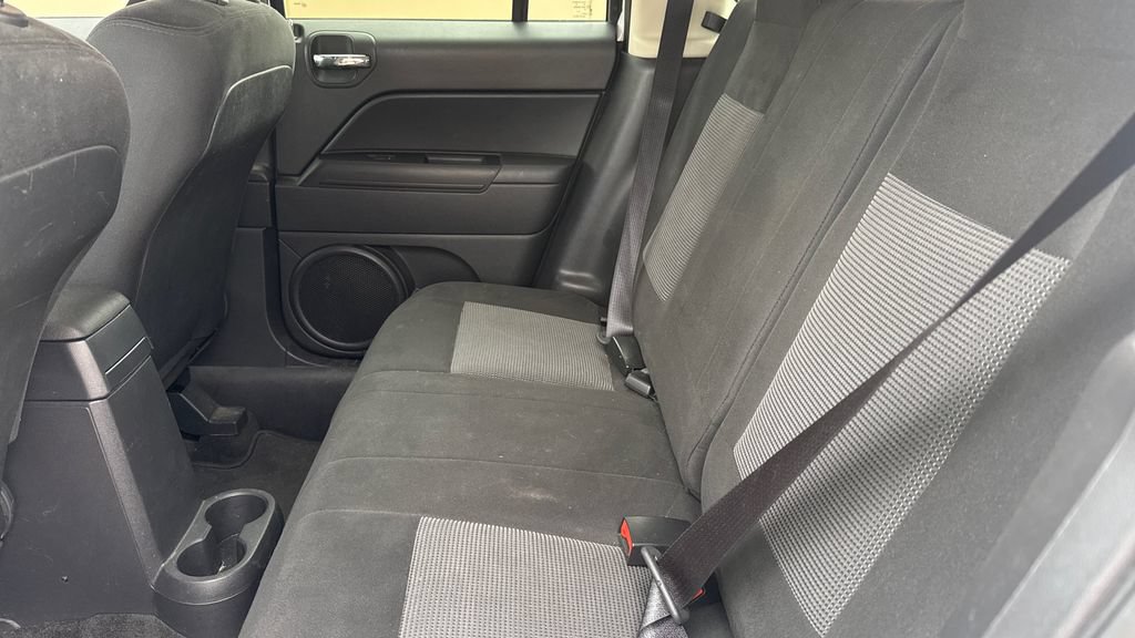Used 2015 Jeep Patriot Latitude AWD/4WD image 10