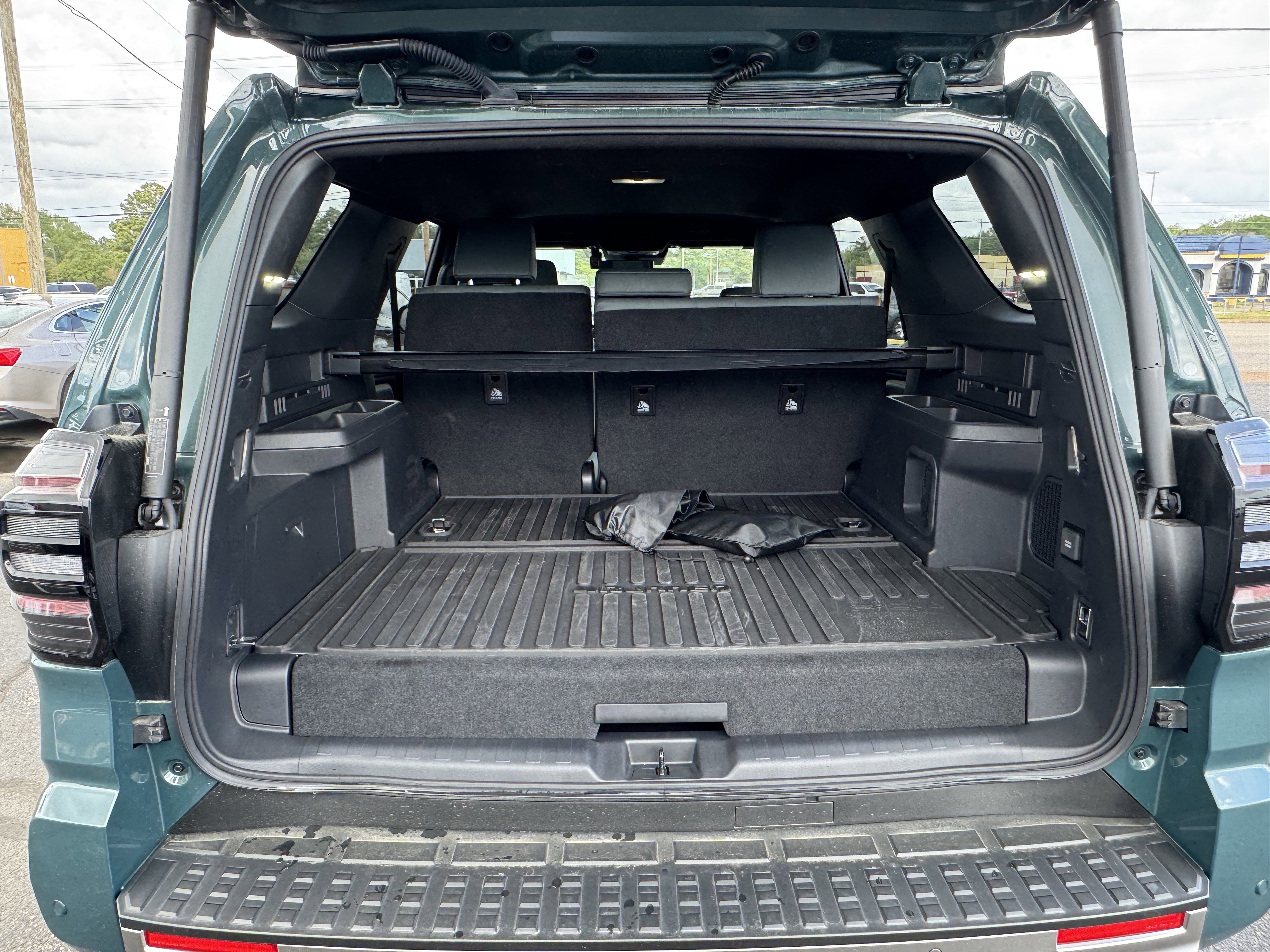 Used 2025 Toyota 4Runner Trailhunter image 13