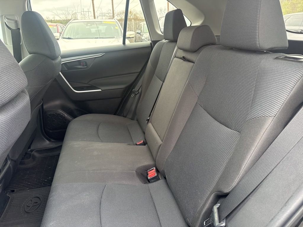 Used 2023 Toyota RAV4 LE AWD/4WD image 13