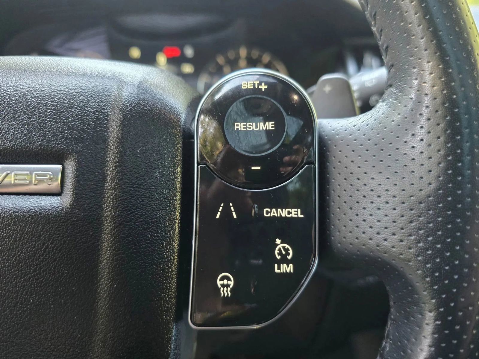 Used 2018 Land Rover Range Rover Velar S image 15