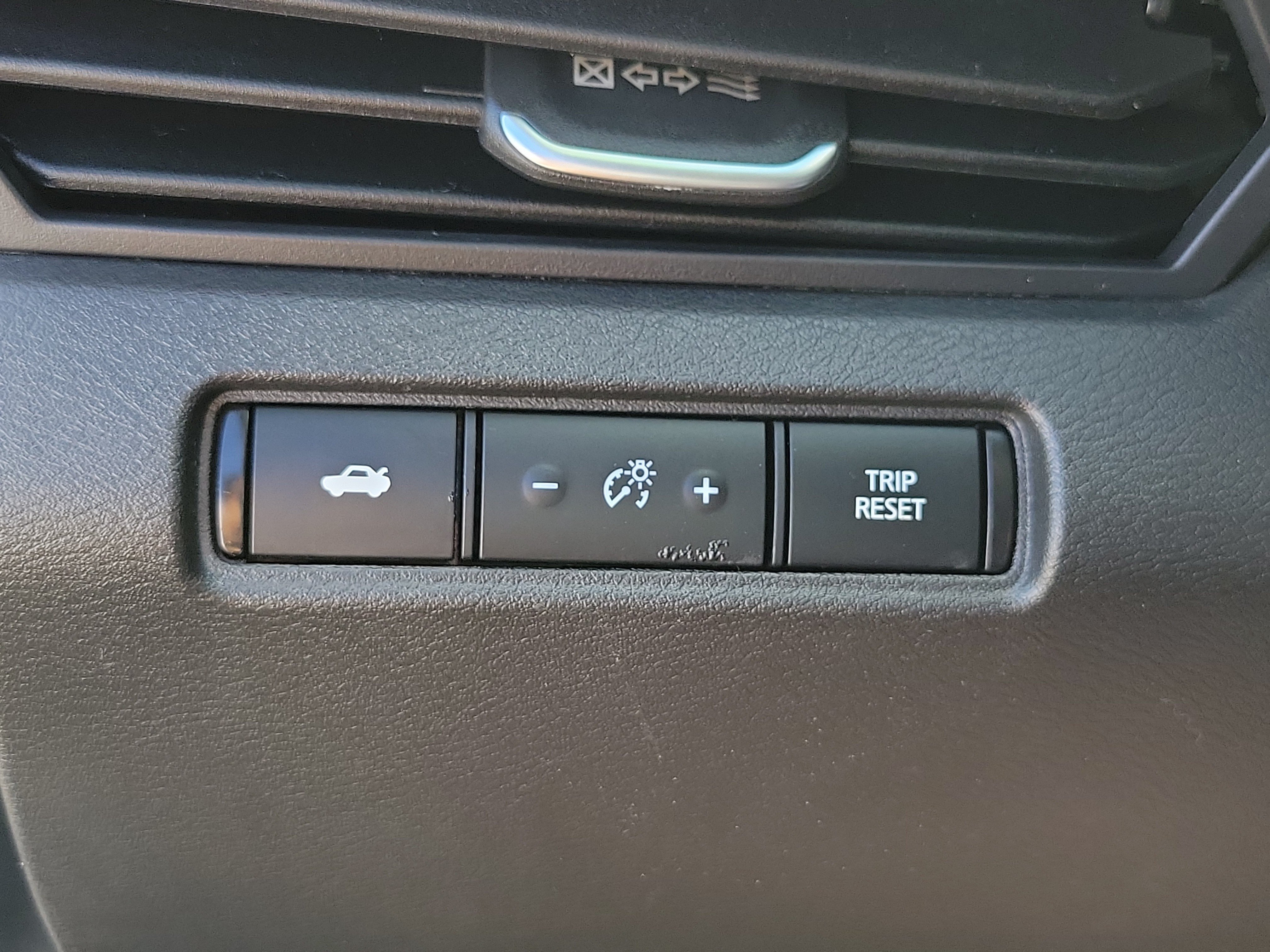 Used 2025 Nissan Altima 2.5 S FWD image 17