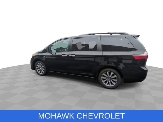 Used 2020 Toyota Sienna XLE image 7