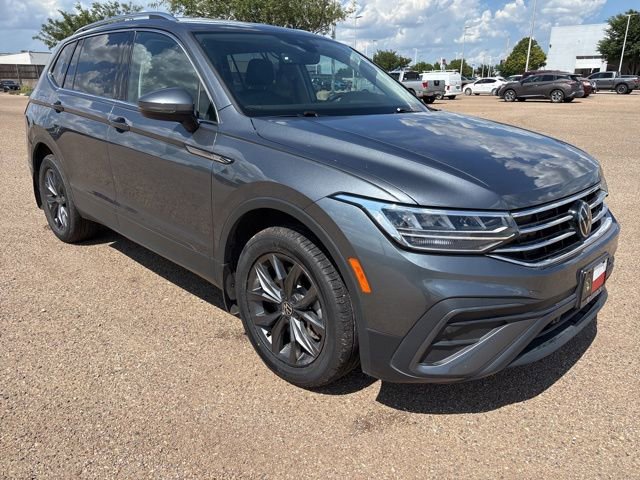 Used 2023 Volkswagen Tiguan SE image 8