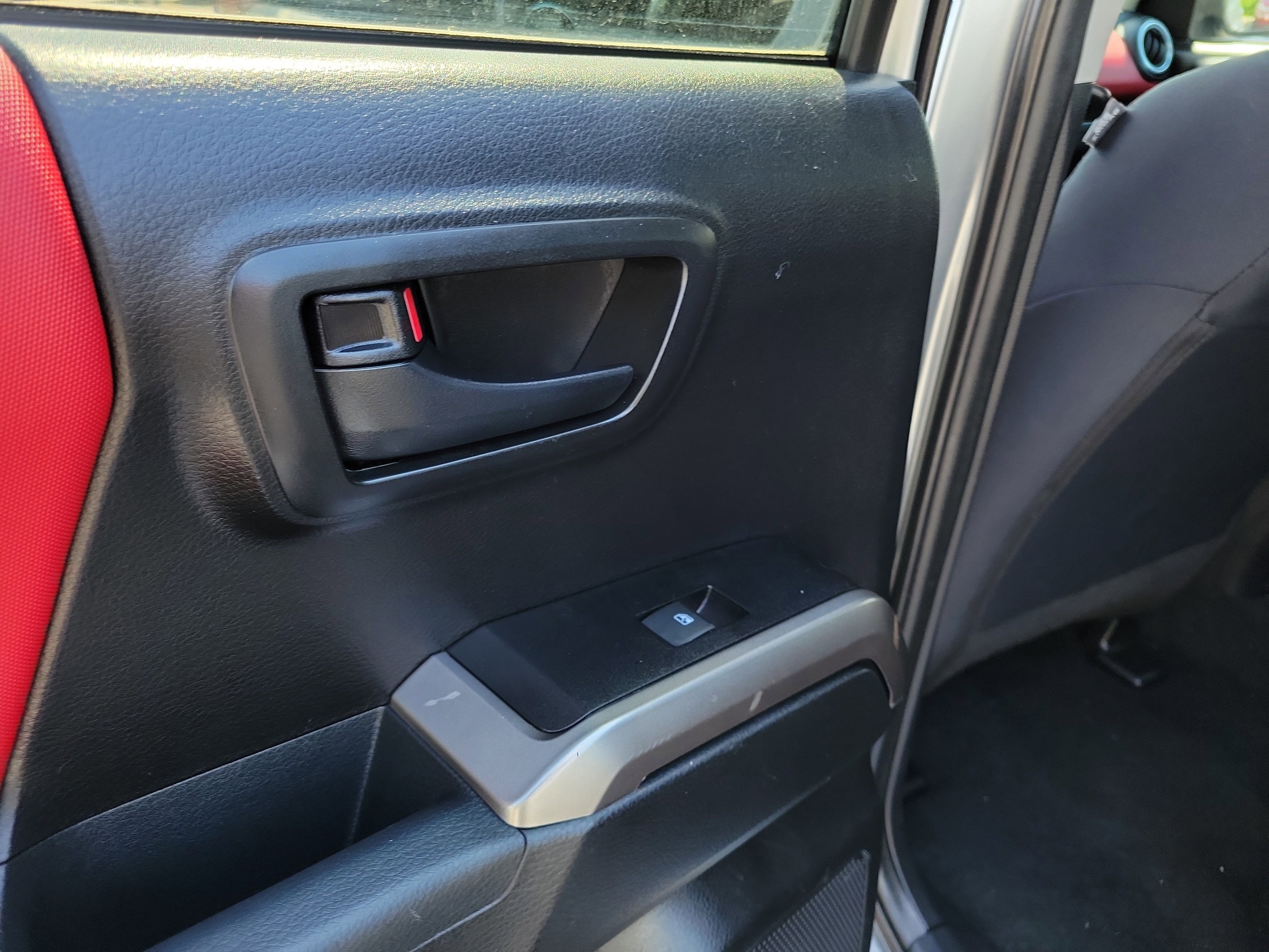 Used 2022 Toyota Tacoma SR5 AWD/4WD image 13