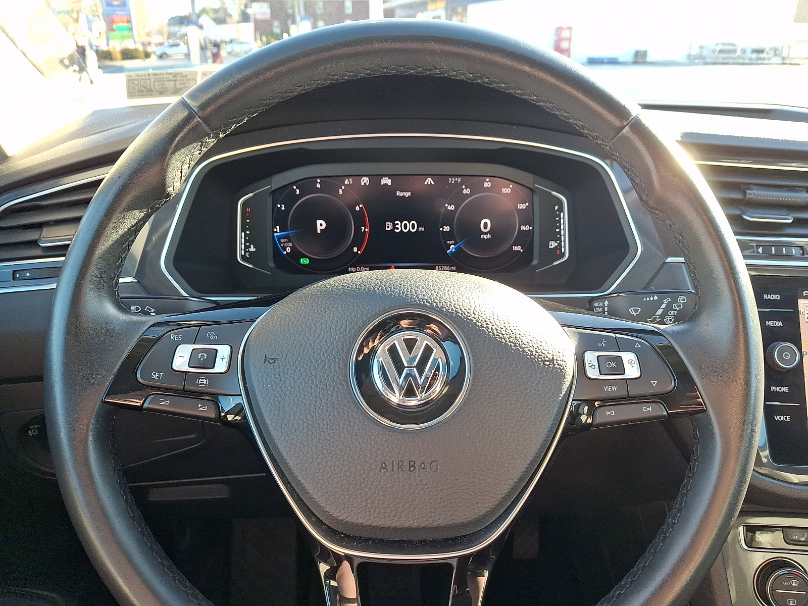 Used 2020 Volkswagen Tiguan SEL image 20