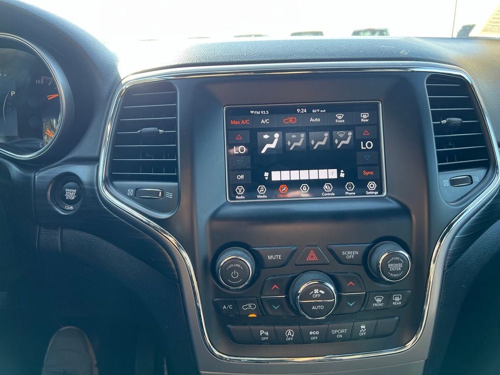 Used 2021 Jeep Grand Cherokee Laredo RWD image 17