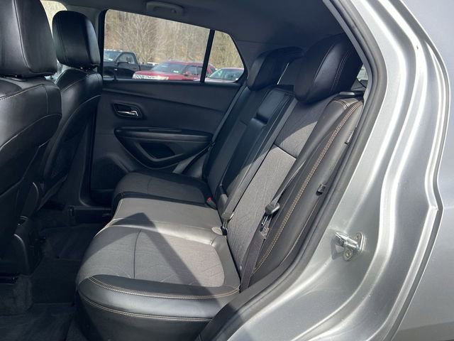 Used 2019 Chevrolet Trax LT w/ LT Convenience Package image 17