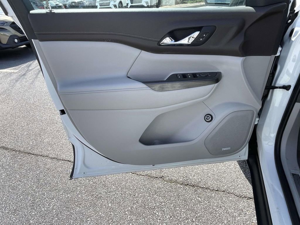 Used 2019 GMC Acadia SLT image 16