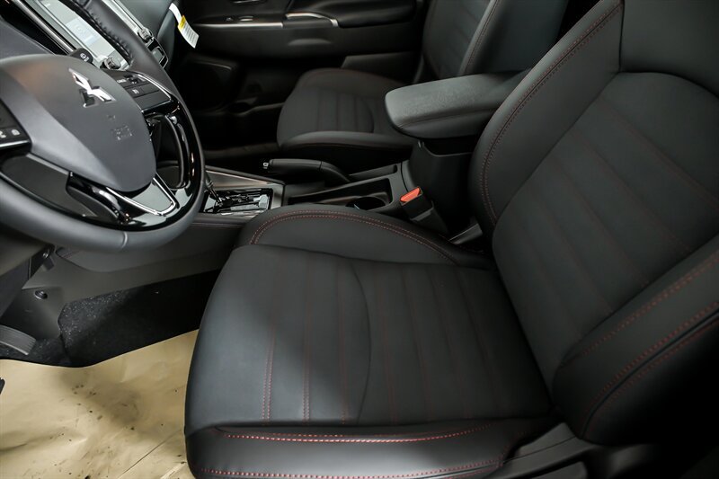 New 2025 Mitsubishi Outlander Sport SE AWD/4WD image 12