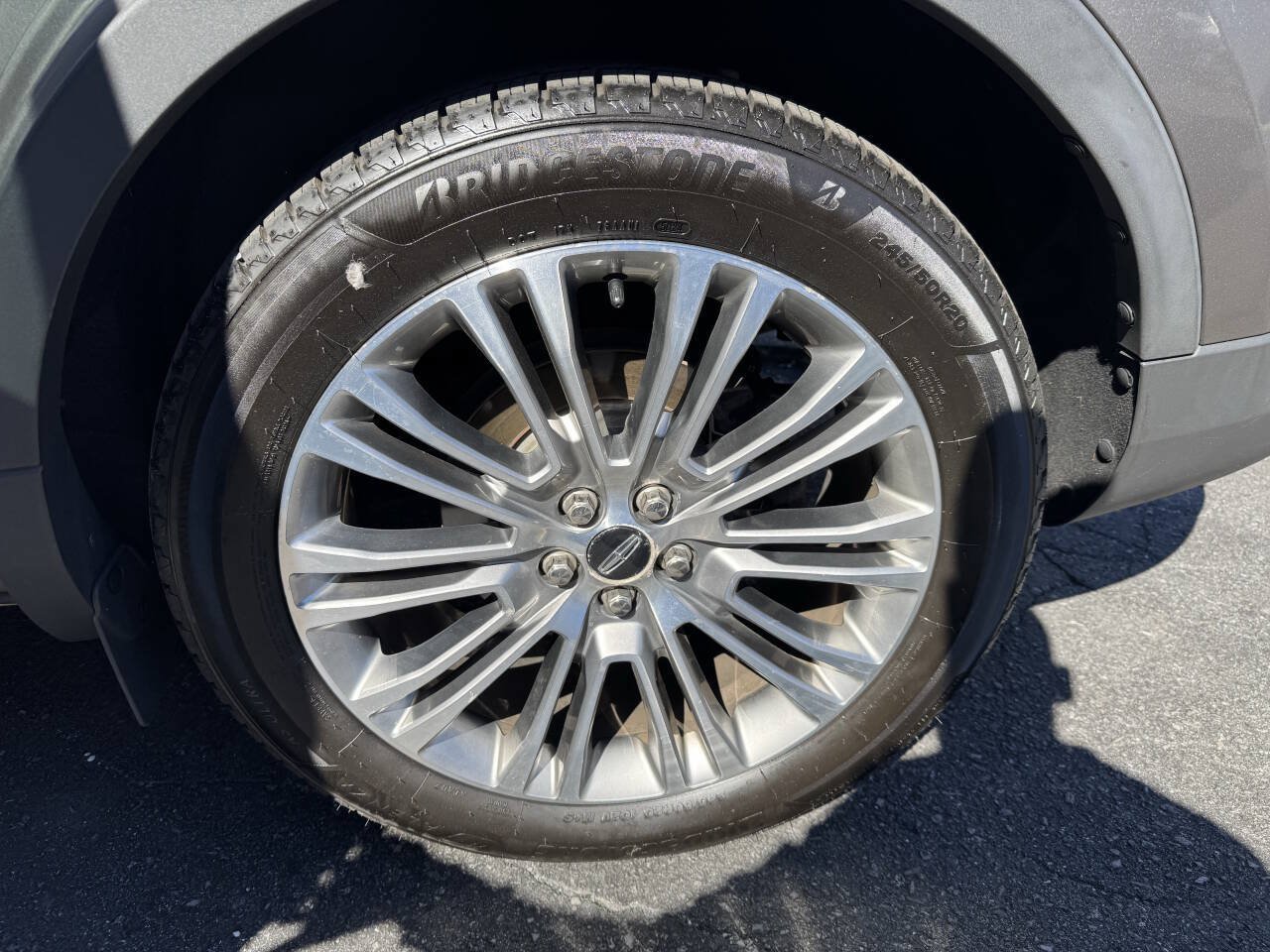 Used 2016 Lincoln MKX Reserve w/ Climate Package AWD/4WD image 37