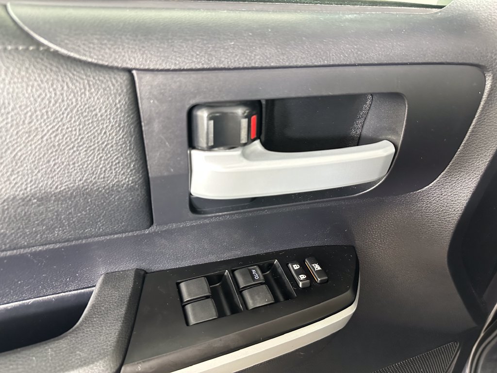 Used 2016 Toyota Tundra SR5 AWD/4WD image 22