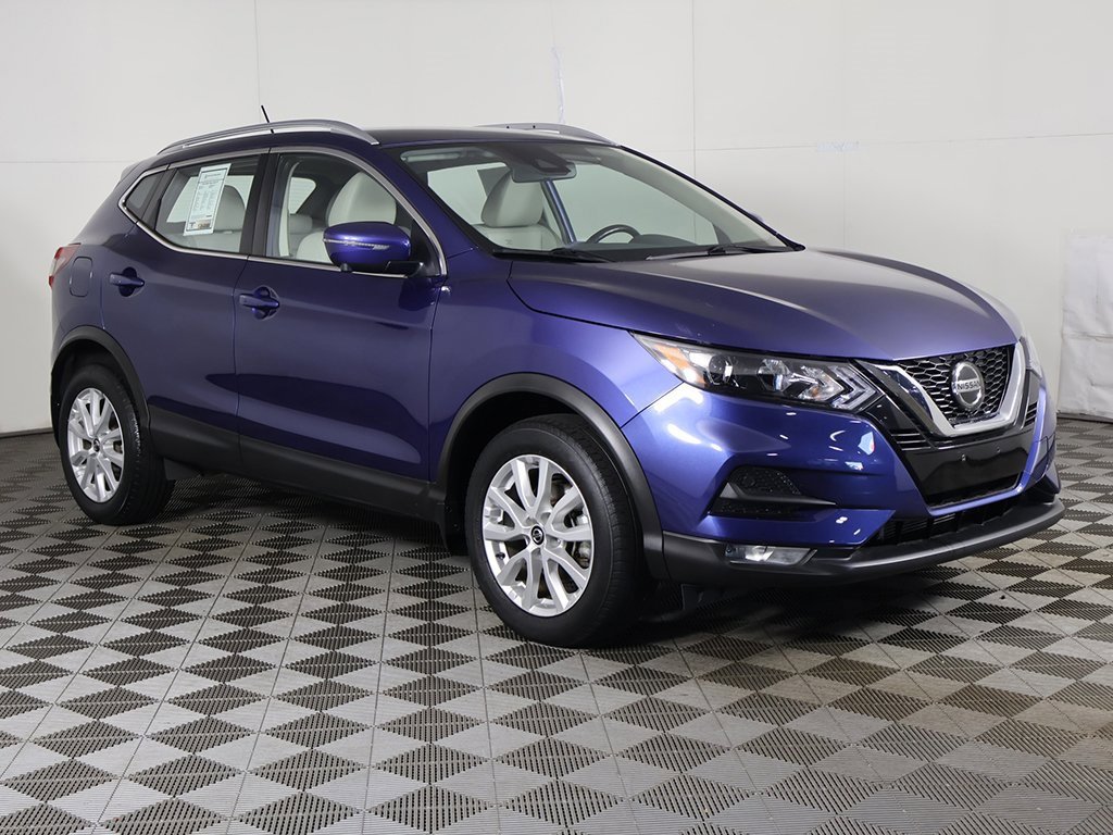 Used 2022 Nissan Rogue Sport SV w/ Technology Package image 2