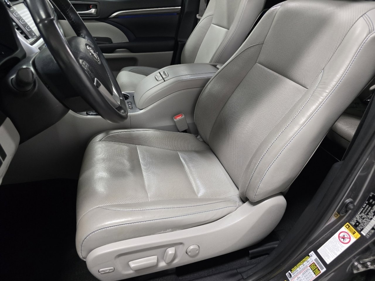 Certified 2019 Toyota Highlander Limited w/ Protection Package #3 image 24