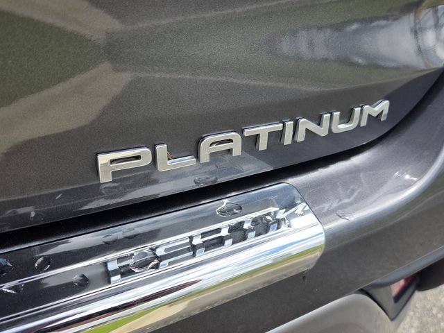 Used 2023 Toyota Highlander Platinum FWD image 10