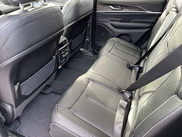 New 2025 Jeep Grand Cherokee Limited w/ Black Appearance Package AWD/4WD image 18