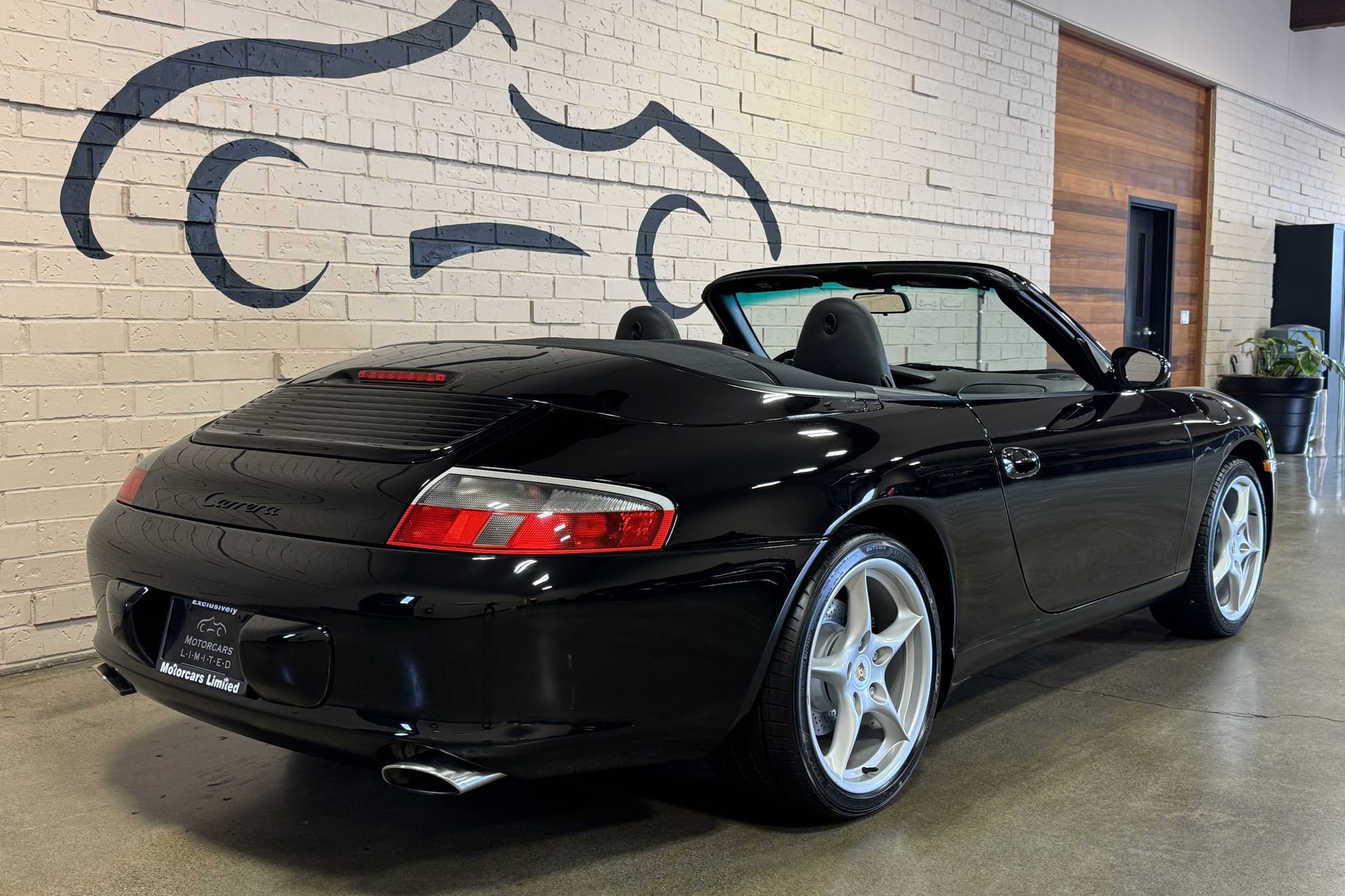 Used 2003 Porsche 911 Carrera RWD image 6