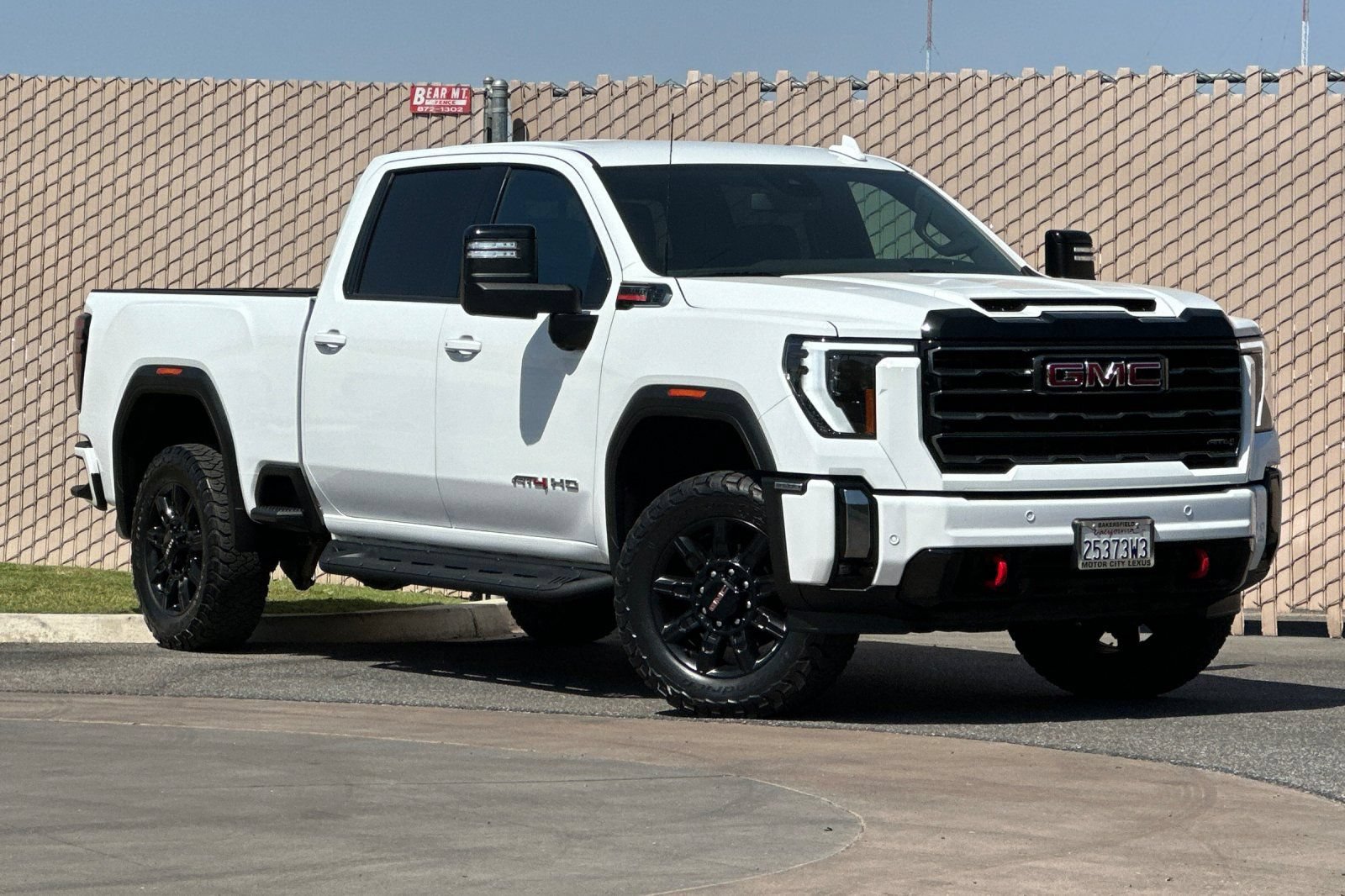 Used 2024 GMC Sierra 2500 AT4 w/ AT4 Preferred Package AWD/4WD image 2