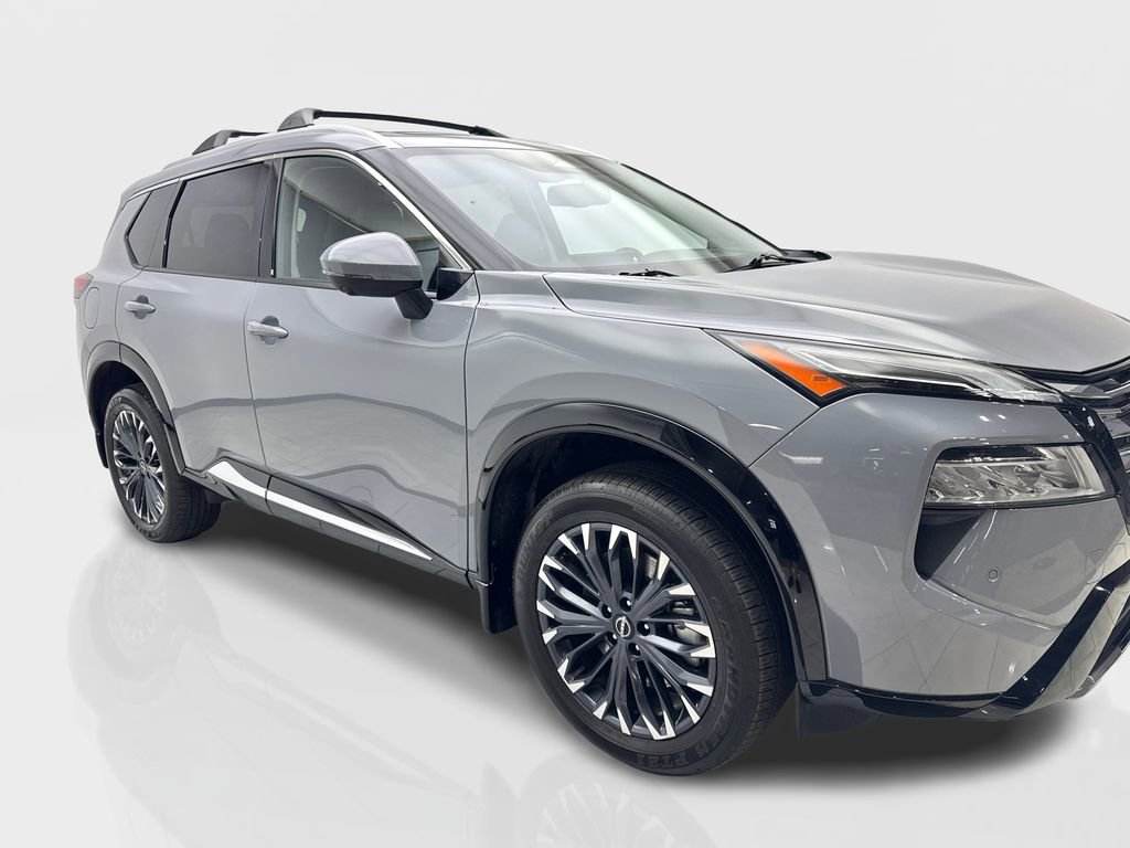 Used 2025 Nissan Rogue Platinum w/ Tech Package image 12