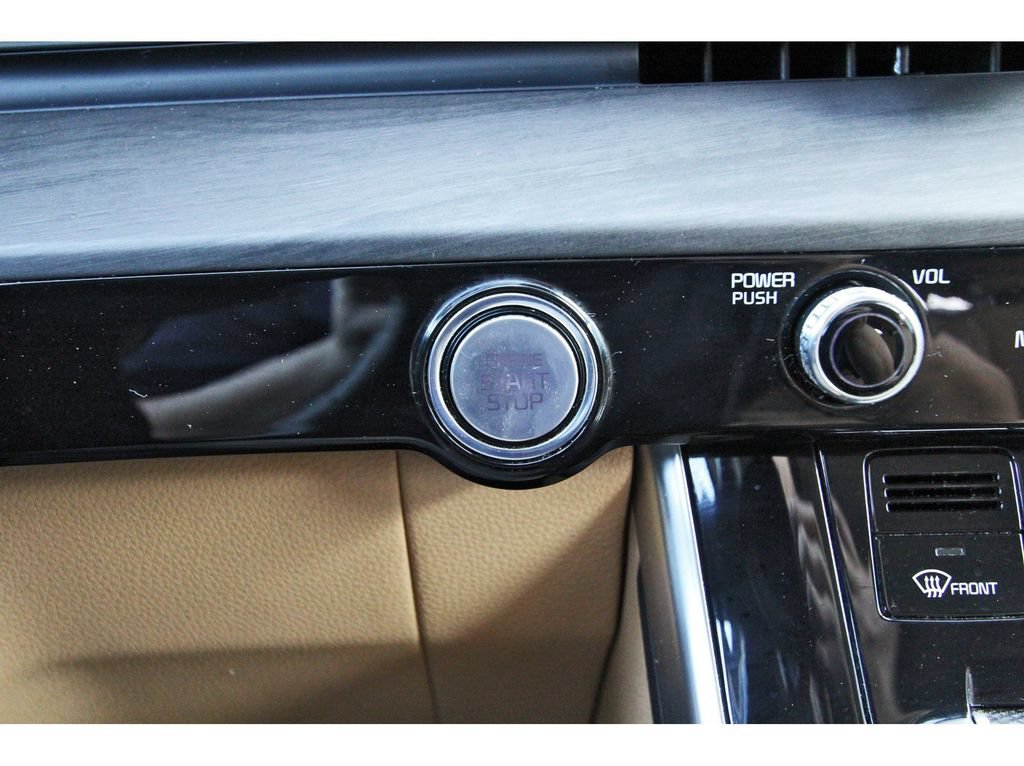 Used 2023 Kia Carnival EX FWD image 30