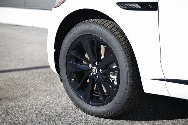 New 2026 Jaguar F-PACE R-Dynamic S image 4