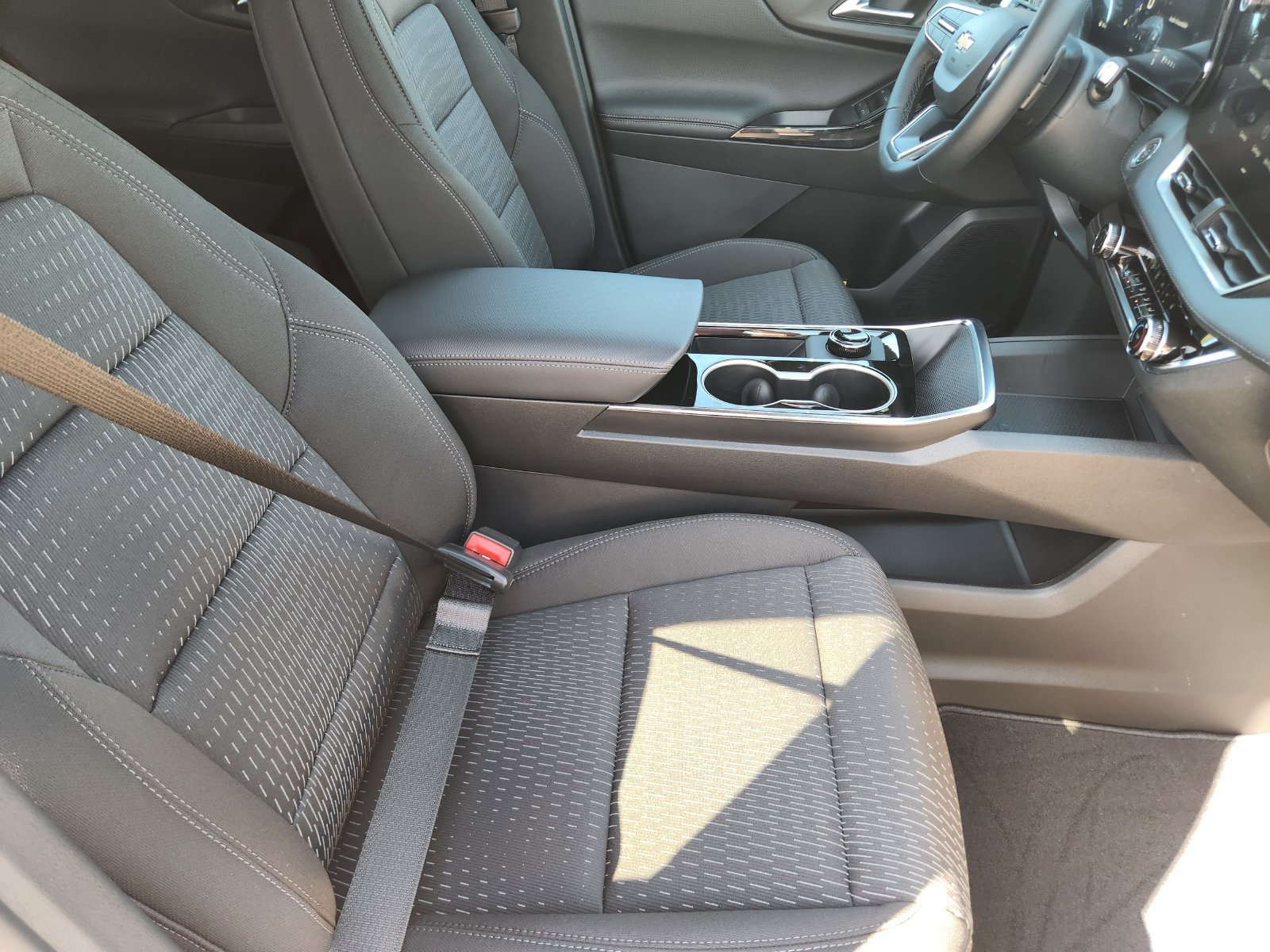 New 2027 Chevrolet Equinox LT FWD image 14