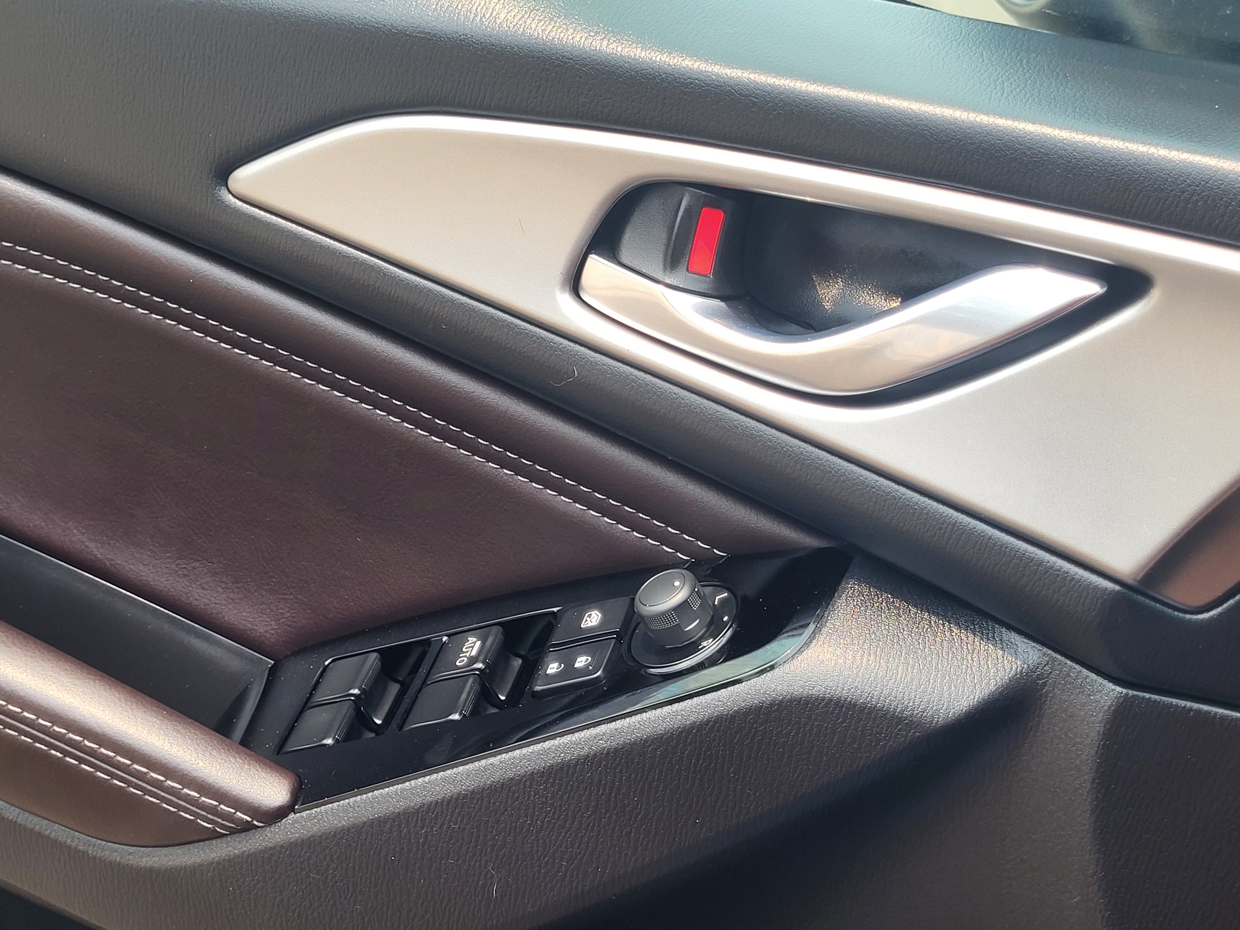 Used 2018 MAZDA MAZDA3 Touring FWD image 21
