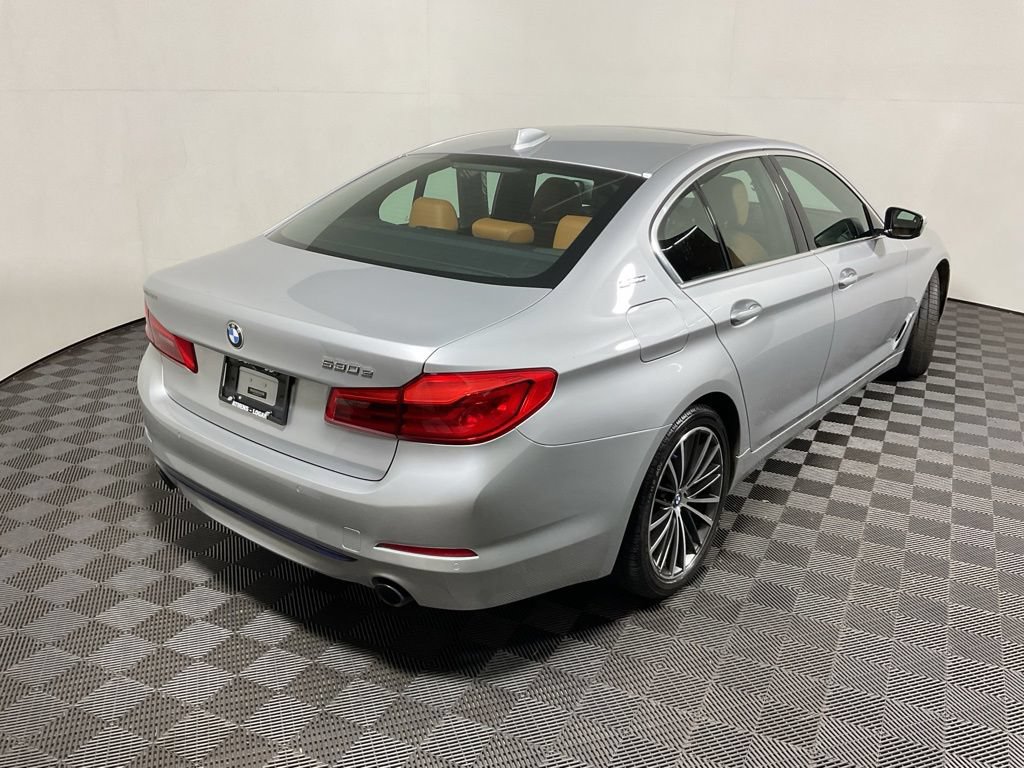 Used 2019 BMW 530e xDrive w/ Convenience Package AWD/4WD image 19