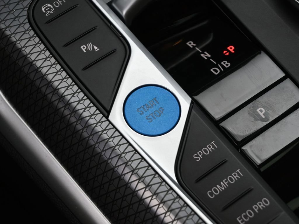 Used 2025 BMW i4 eDrive40 w/ M Sport Package image 18