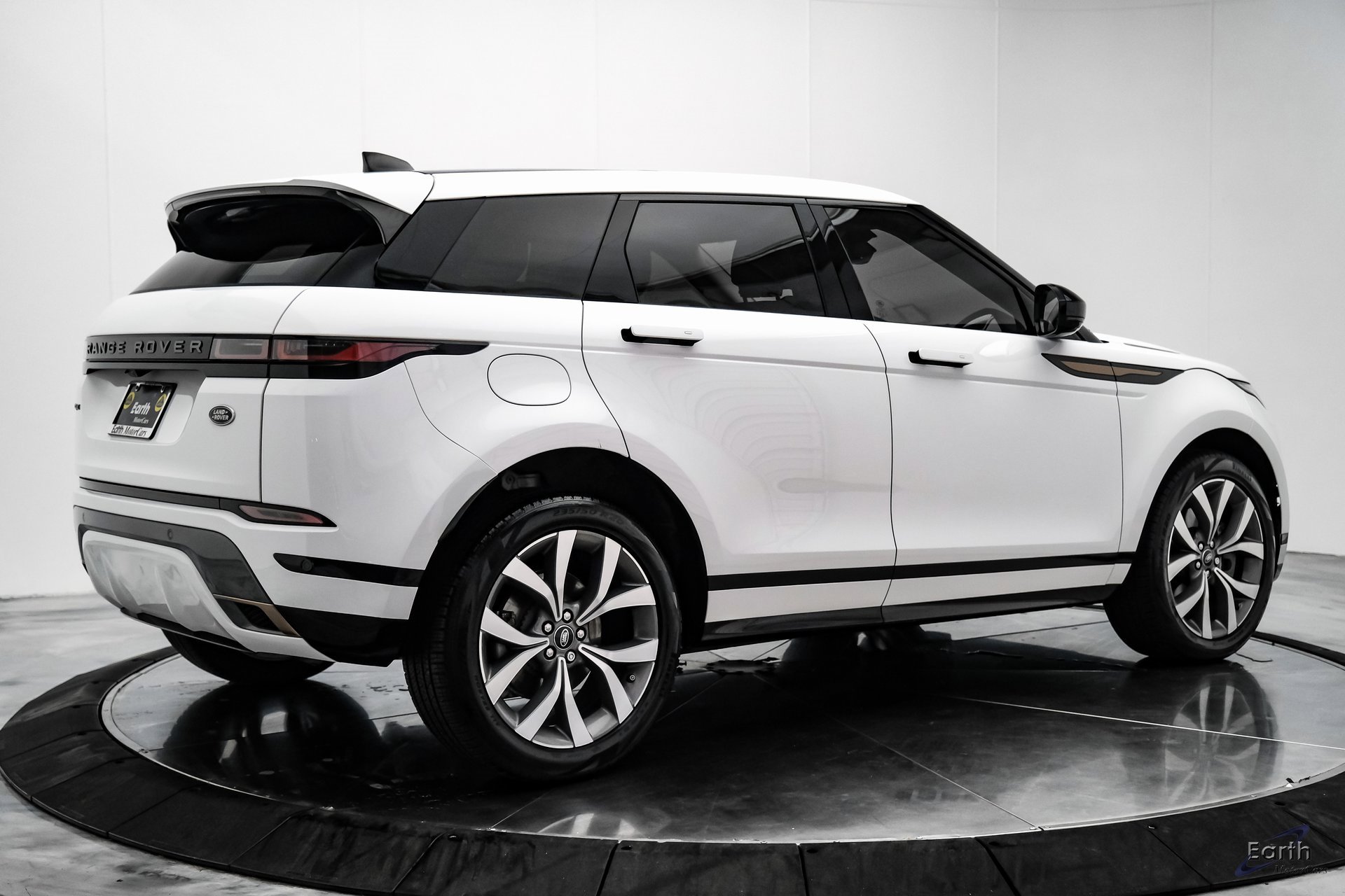 Used 2023 Land Rover Range Rover Evoque R-Dynamic S image 11