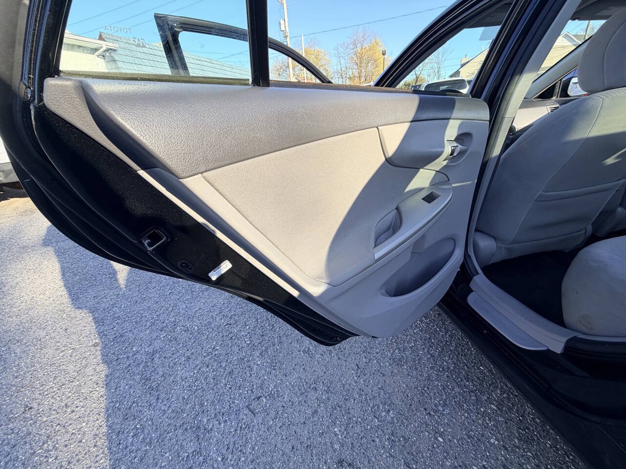 Used 2010 Toyota Corolla LE w/ All Weather Guard Pkg FWD image 10