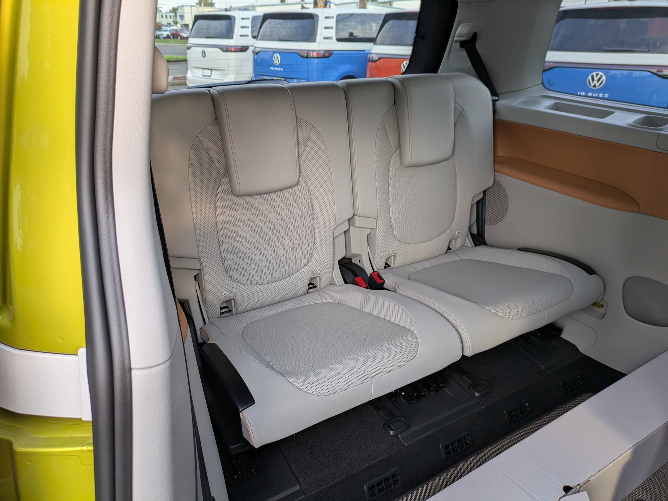 New 2025 Volkswagen ID. Buzz 1st Edition image 30