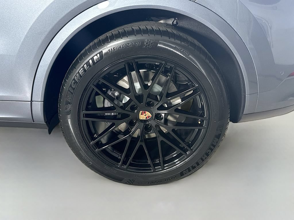New 2026 Porsche Cayenne Coupe AWD/4WD image 32