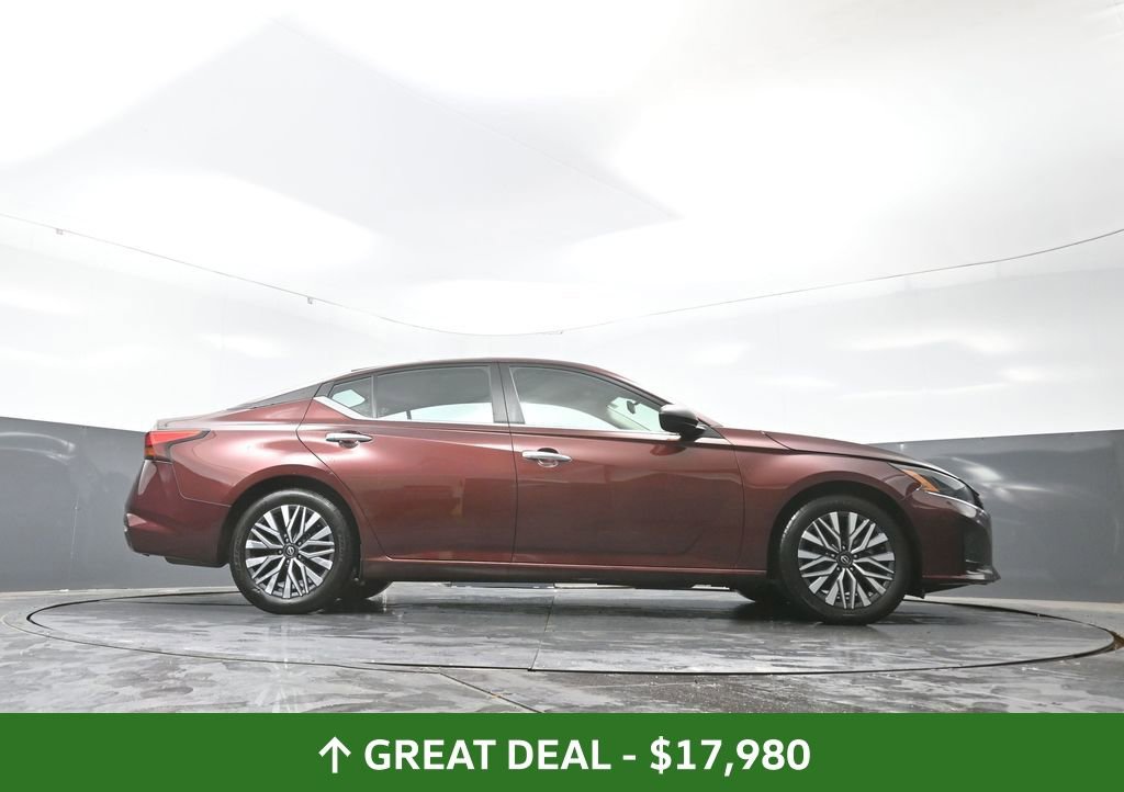Used 2024 Nissan Altima 2.5 SV image 51