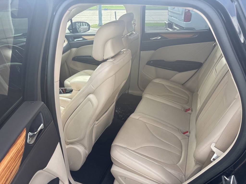 Used 2016 Lincoln MKC Select w/ Select Plus Package FWD image 5