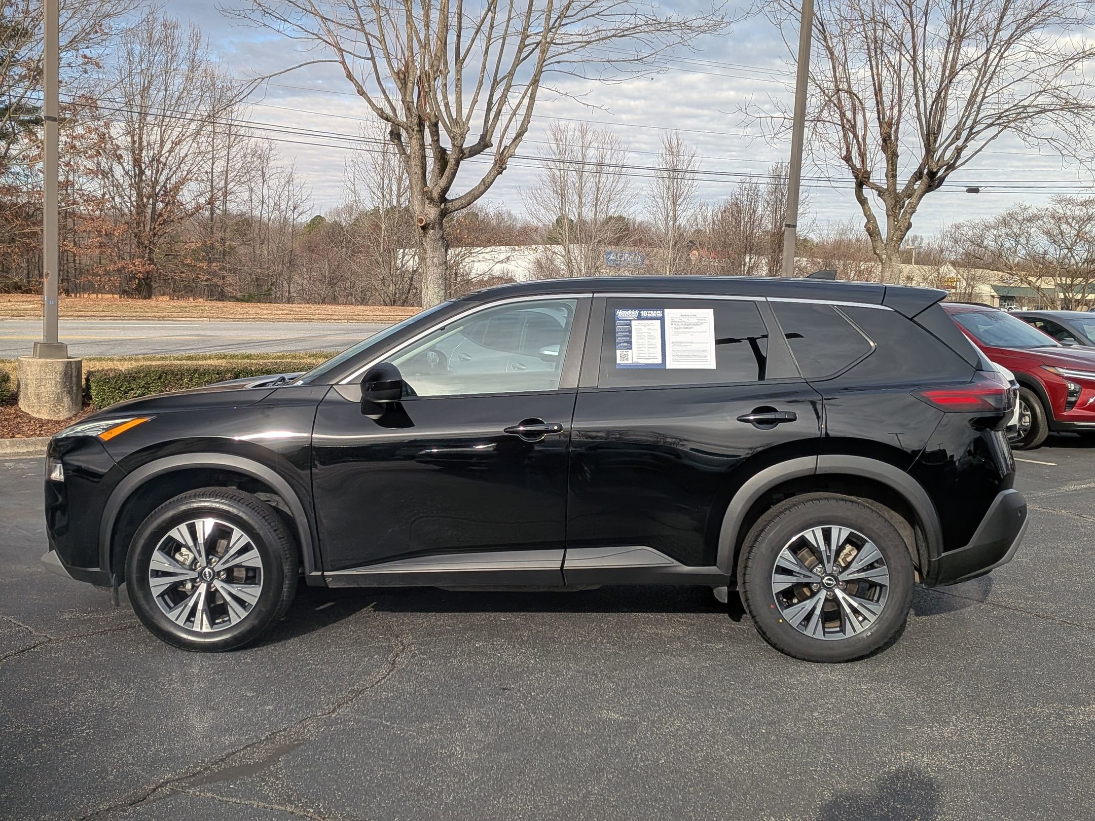 Used 2023 Nissan Rogue SV image 6
