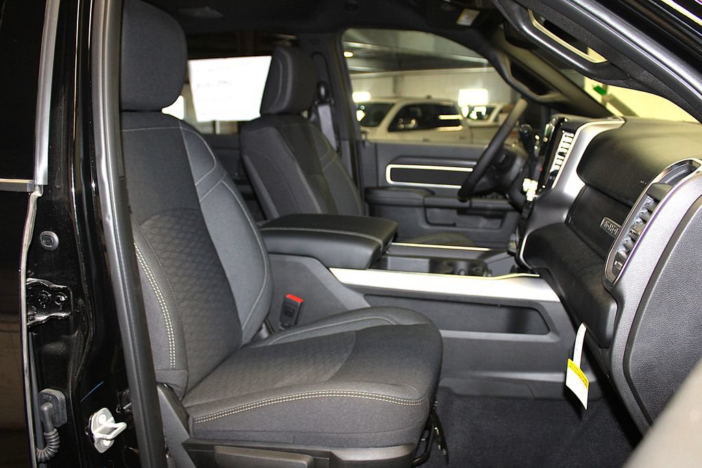 New 2026 RAM 2500 Big Horn AWD/4WD image 33