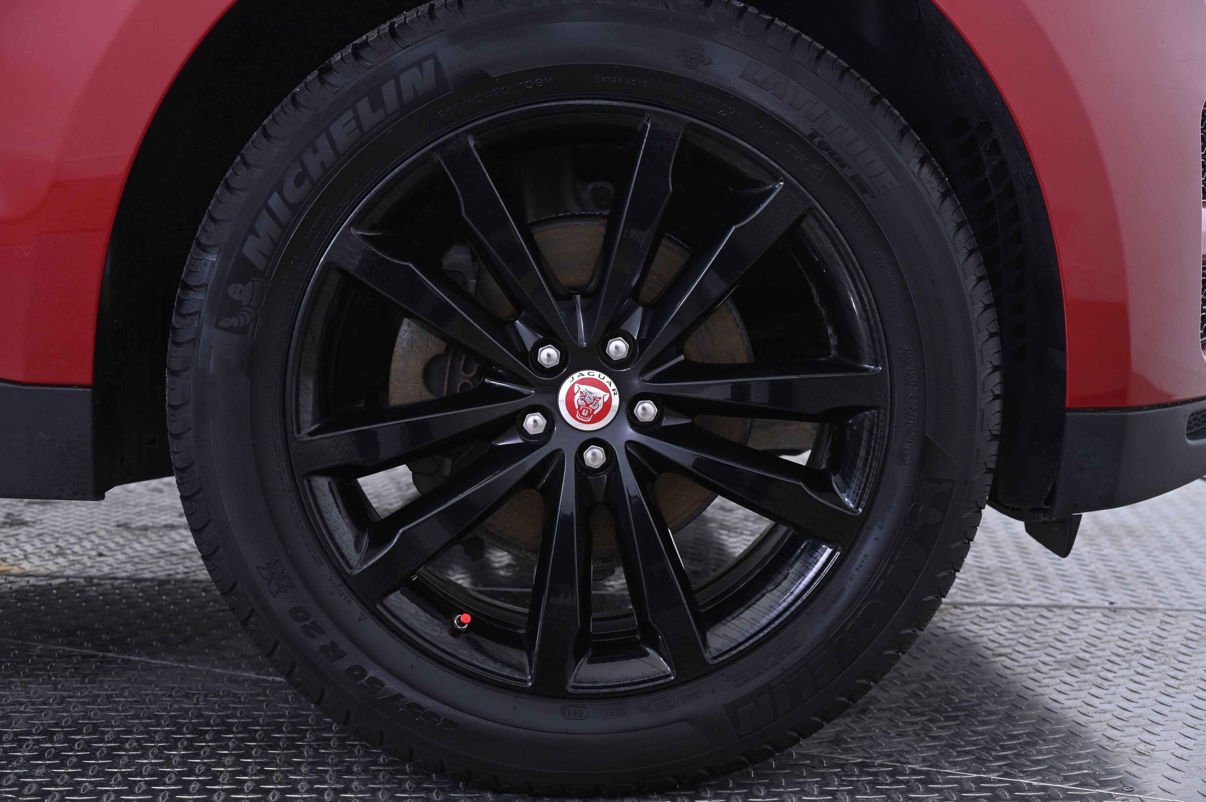 Used 2020 Jaguar F-PACE Prestige image 14