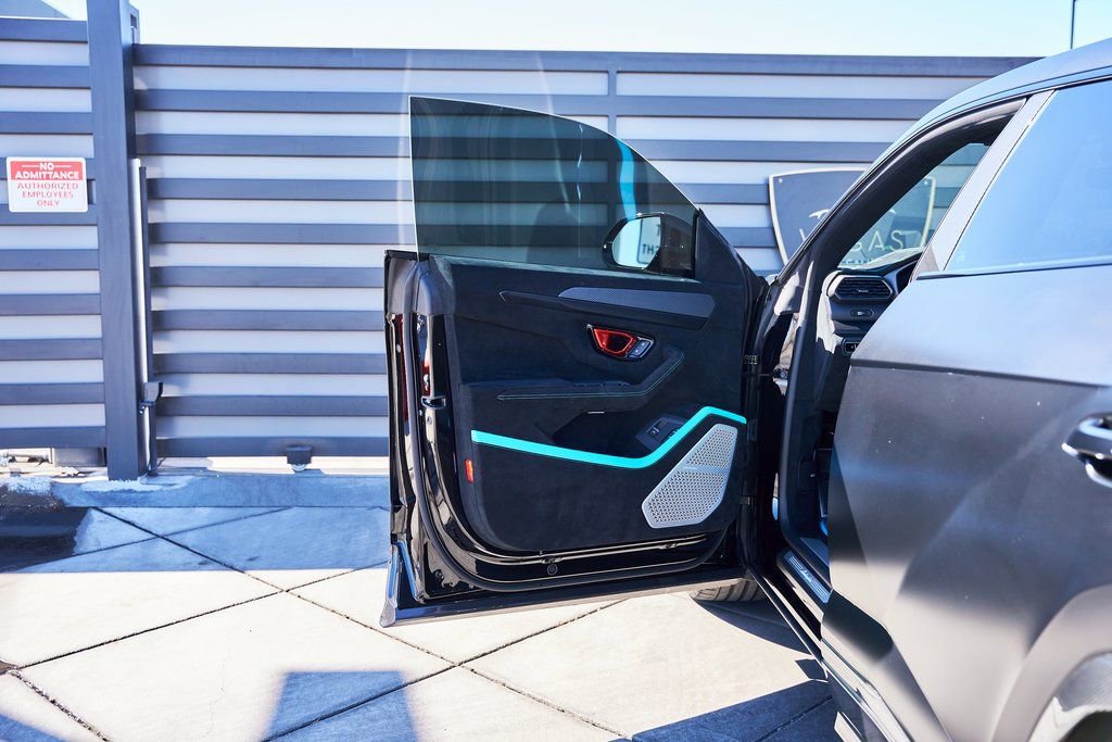 Used 2024 Lamborghini Urus Performante image 38