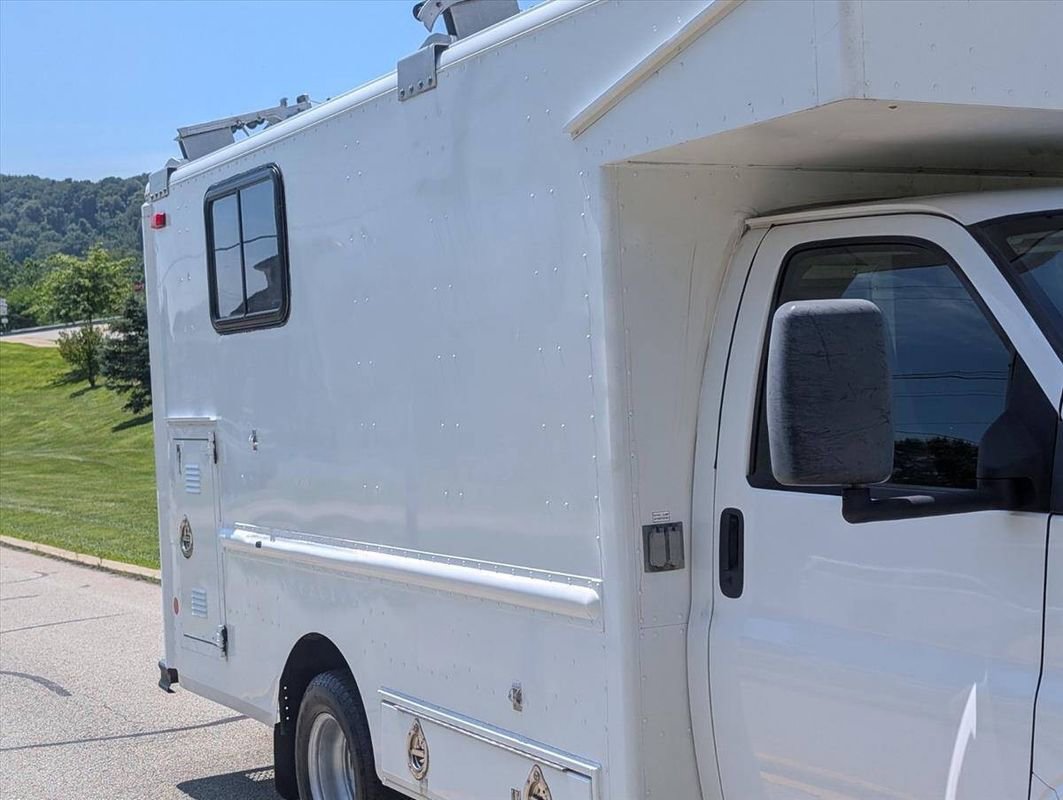 Used 2008 Chevrolet Express 3500 image 14