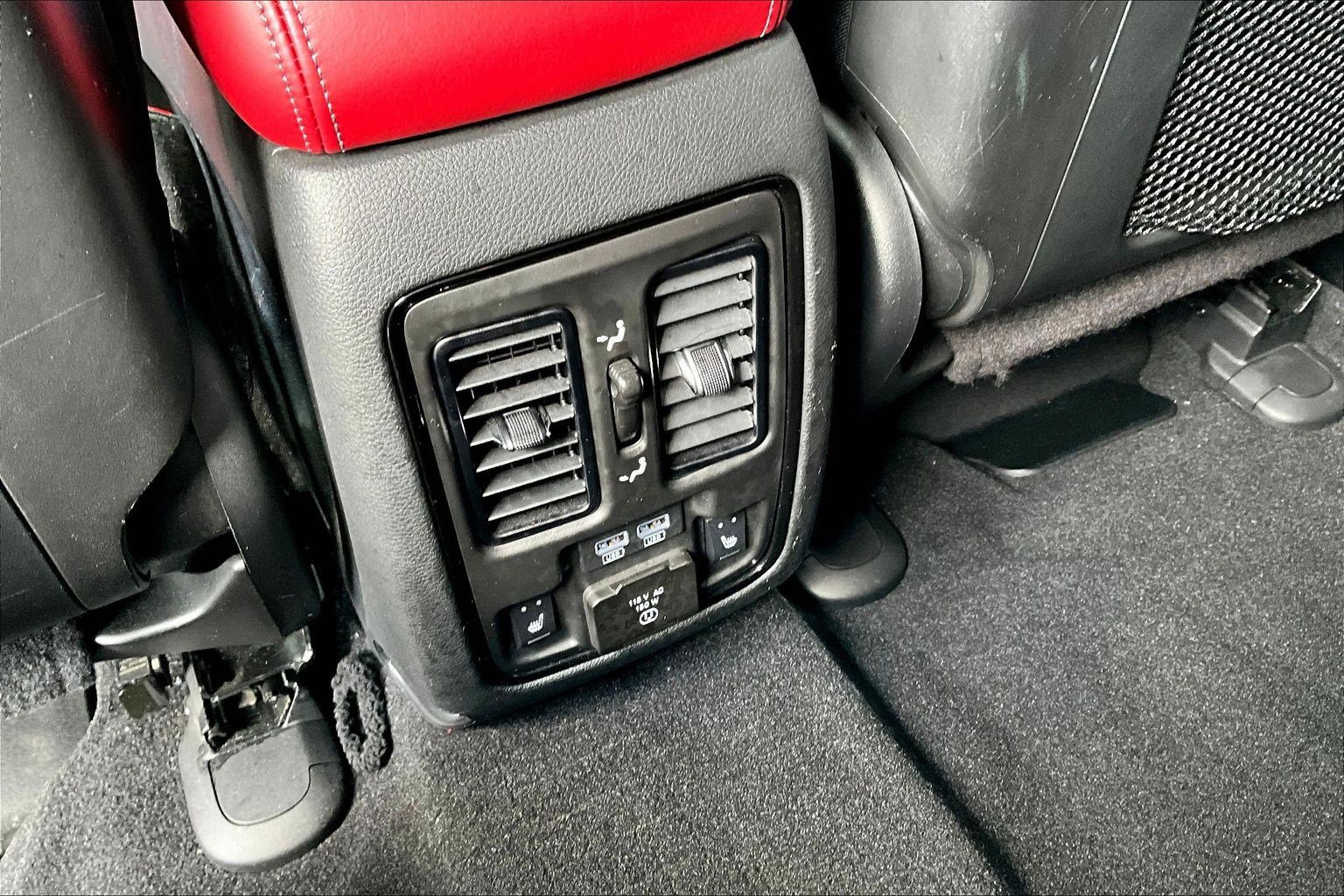 Used 2022 Dodge Durango R/T w/ Tow 'N Go Package AWD/4WD image 10