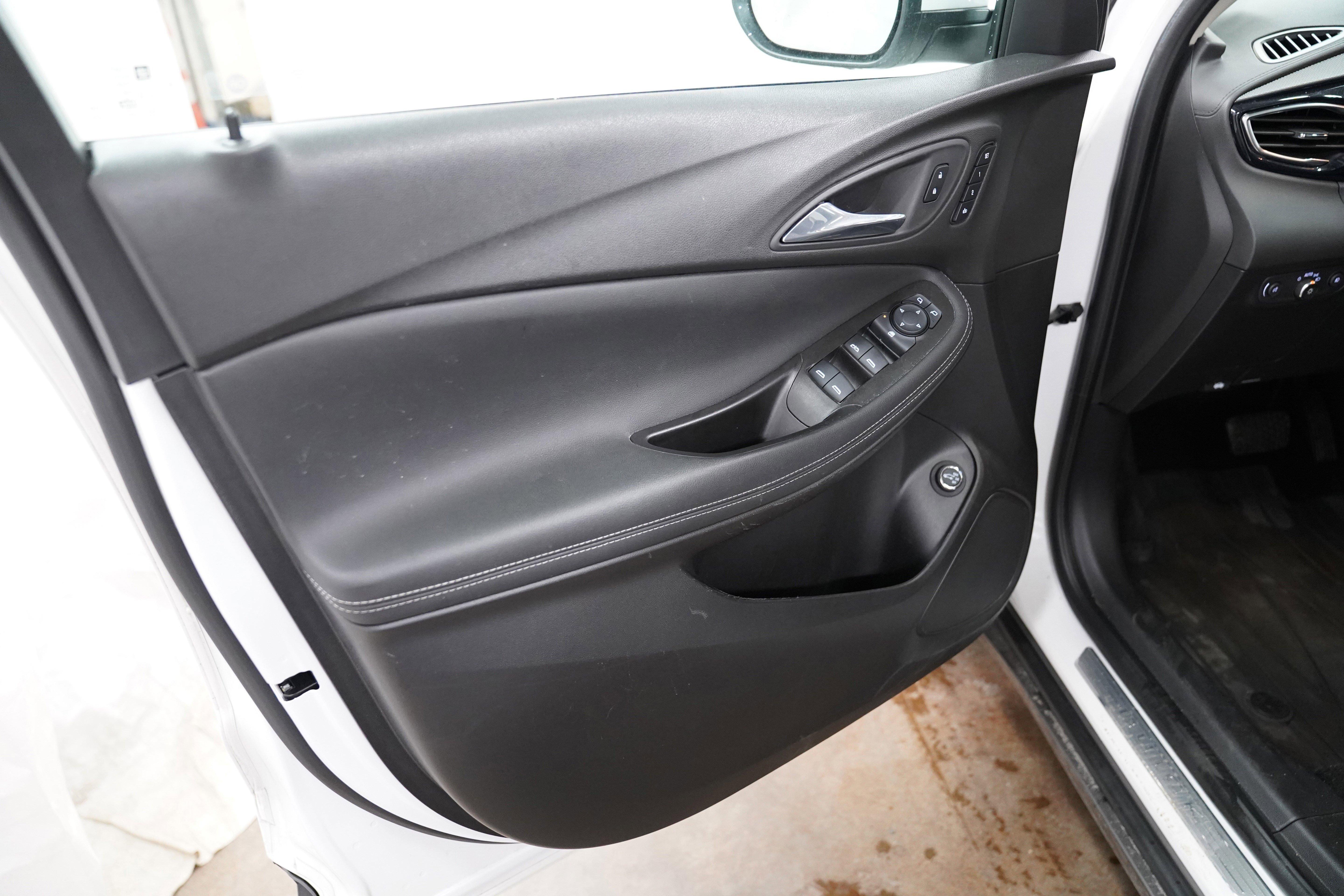 Used 2022 Buick Encore GX Essence w/ Experience Buick Package image 12