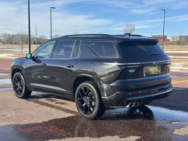 Used 2025 Chevrolet Traverse RS image 6